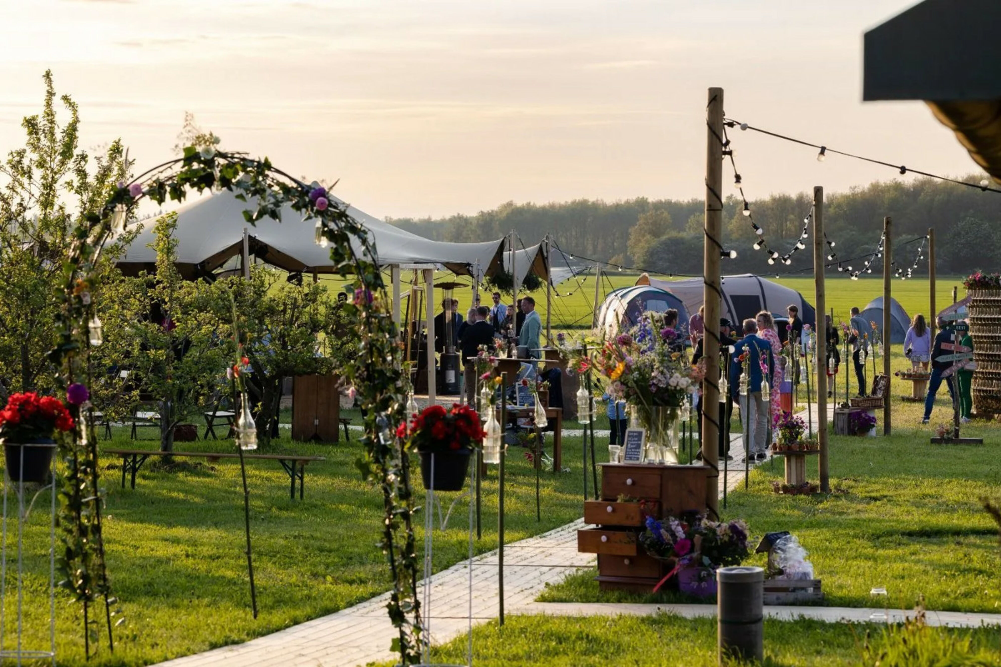 Bruilofttent huren Gjin Drokte Bruilofttent huren Gjin Drokte