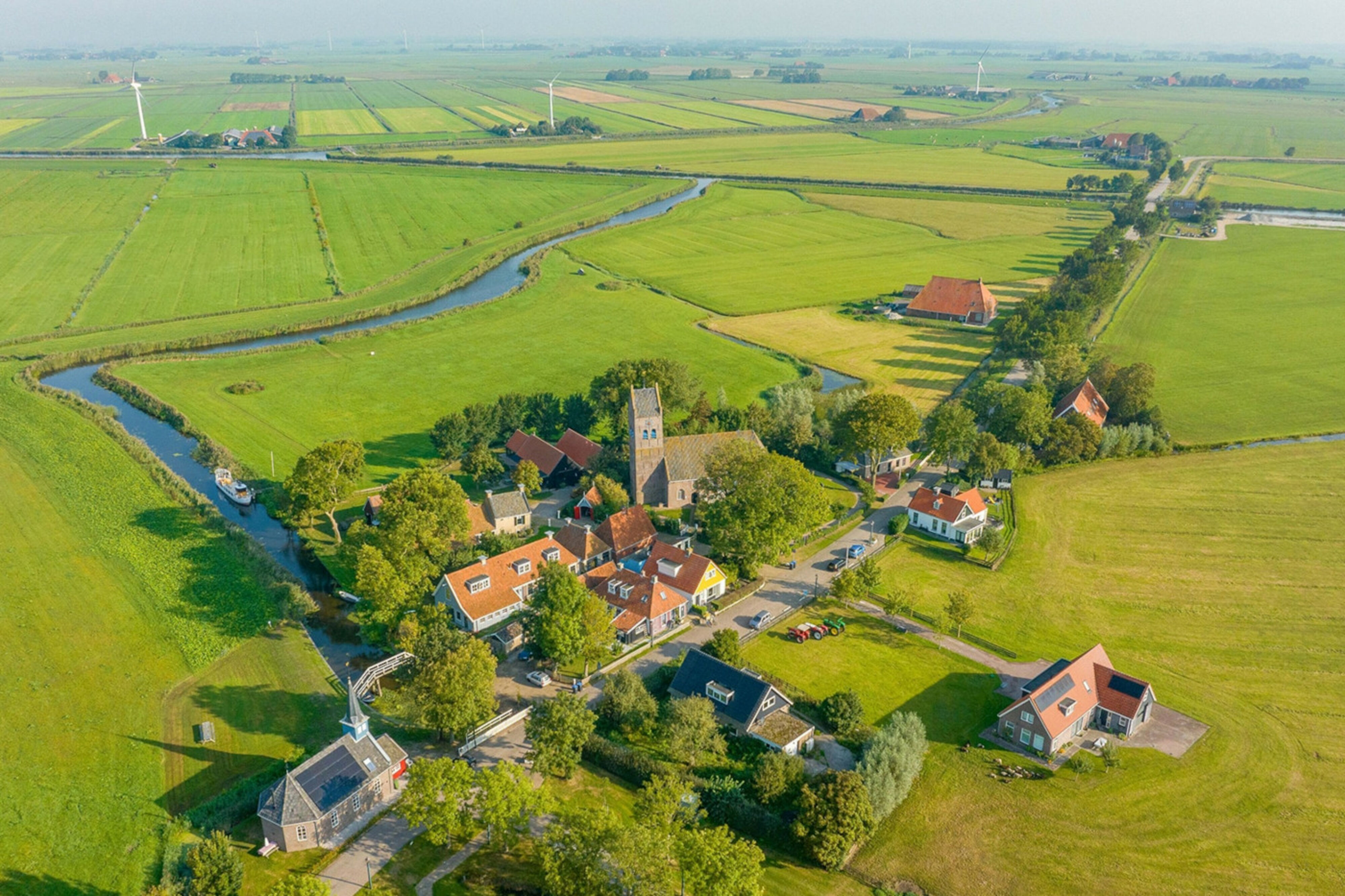 Trouwen in museumdorp Allingawier Trouwen in museumdorp Allingawier